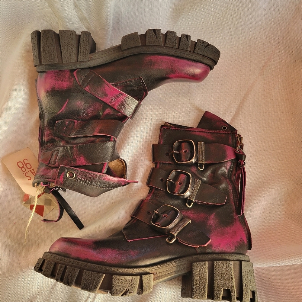 NIB A.S.98 Hamish Leather Moto Boots, Black w/Fuschia Brushing, 3 Buckle, EU 40 - Picture 2 of 11